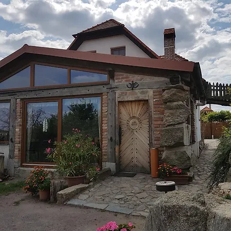 Penzion Osada Havranů Hnanice (Znojmo)