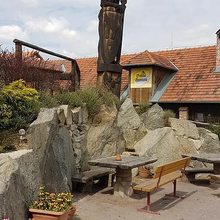 Osada Havranů 3* Hnanice (Znojmo)