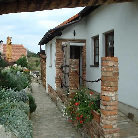 Osada Havranu 3* Hnanice (Znojmo)
