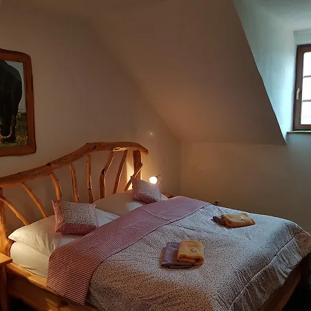 Osada Havranu Gasthuis Hnanice (Znojmo)