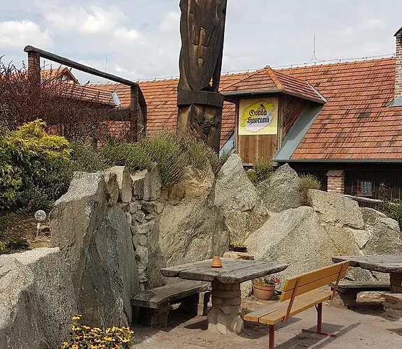 Osada Havranu 3* Hnanice (Znojmo)
