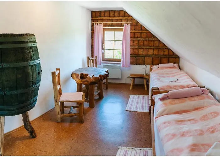 Osada Havranu 3* Hnanice (Znojmo)