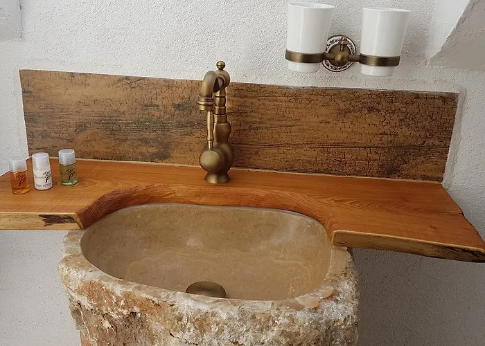 Osada Havranu 3* Hnanice (Znojmo)